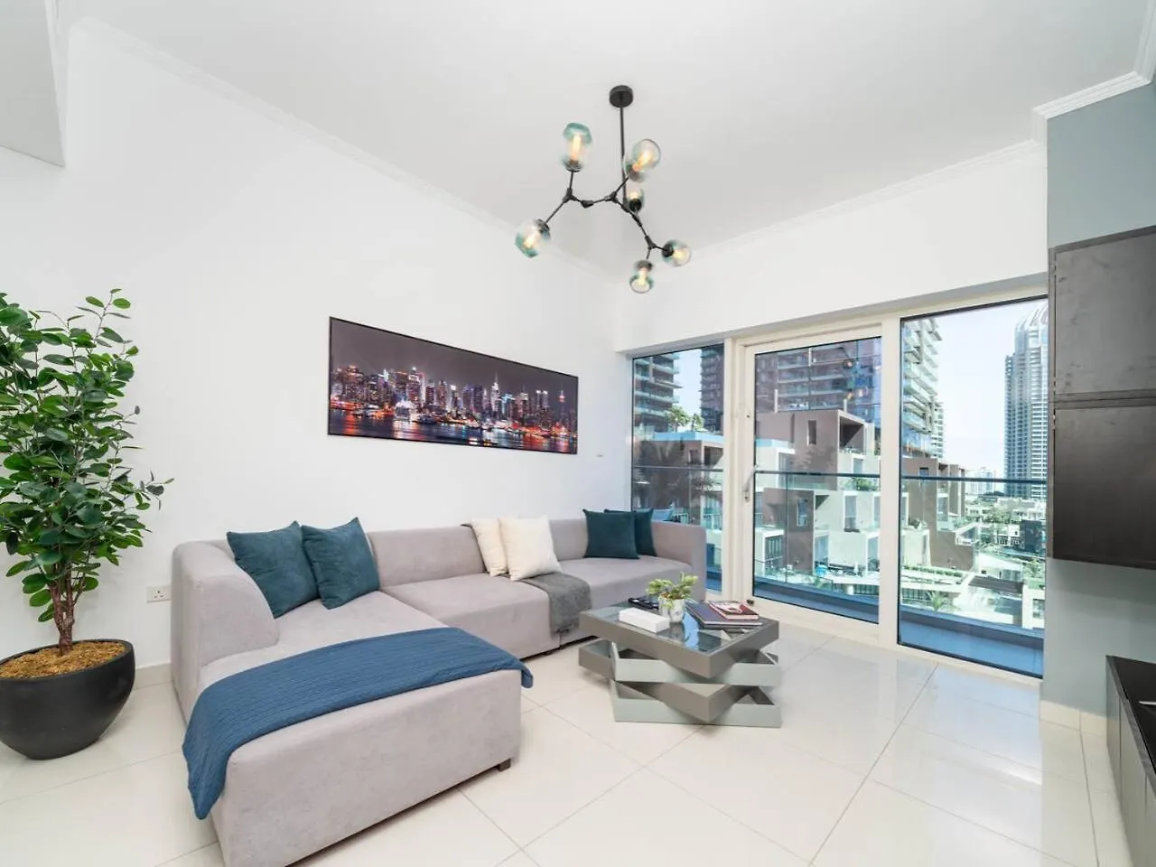 Luxury Damac 2-Bed With Stunning Marina Views Apartment Dubai