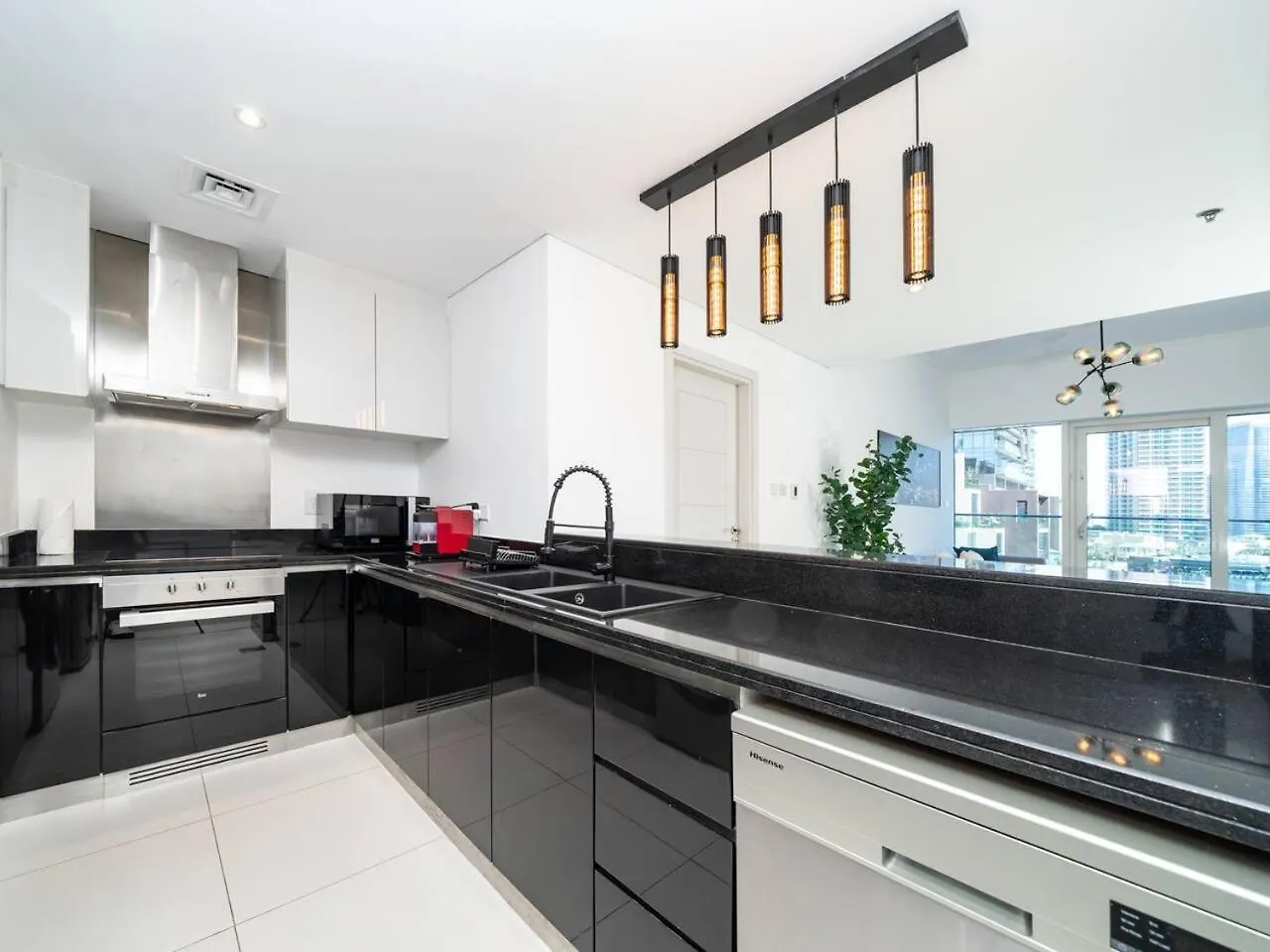 Luxury Damac 2-Bed With Stunning Marina Views Apartment Dubai